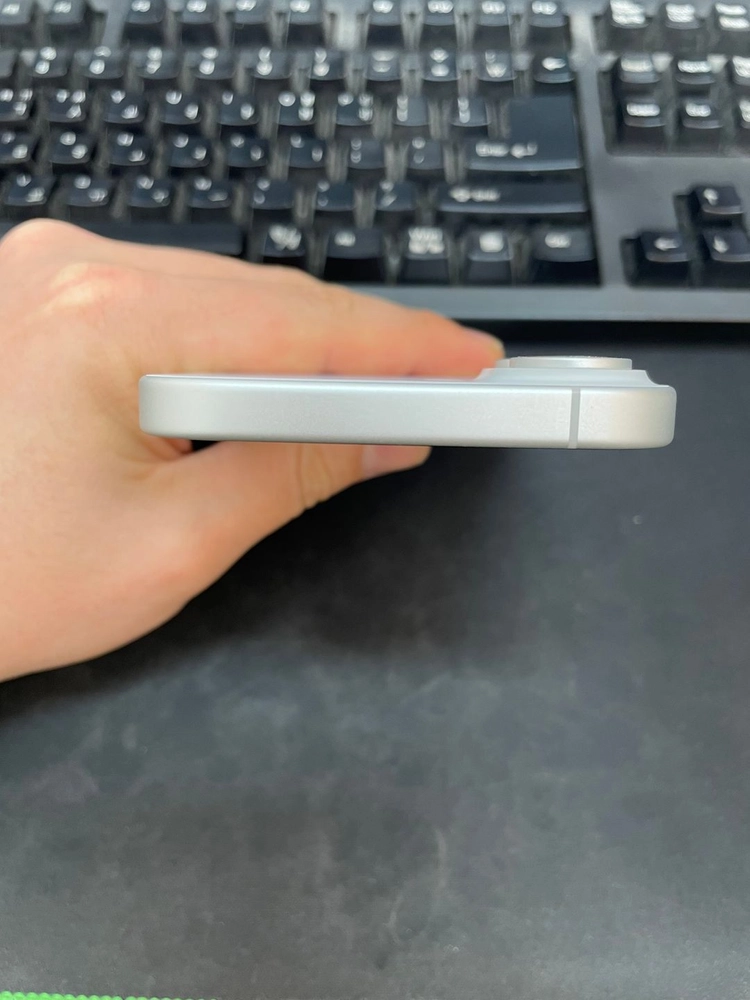 아이폰16 화이트 128GB 상태좋은 중고80만1000원팝니다. 이미지