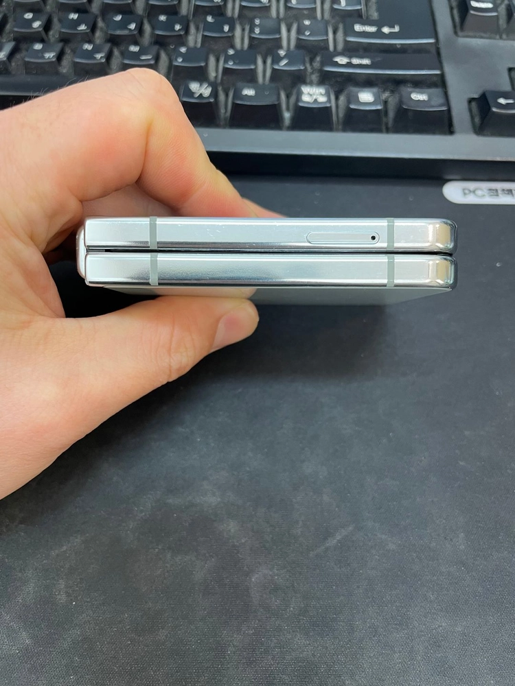 갤럭시Z플립5 민트 256GB 무잔상 상태좋은 중고32만5천팝니다 이미지