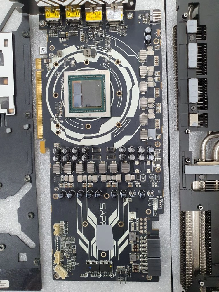 컴퓨터 그래픽카드 SAPPHIRE NITRO+ RADEON RX VEGA 64 이미지