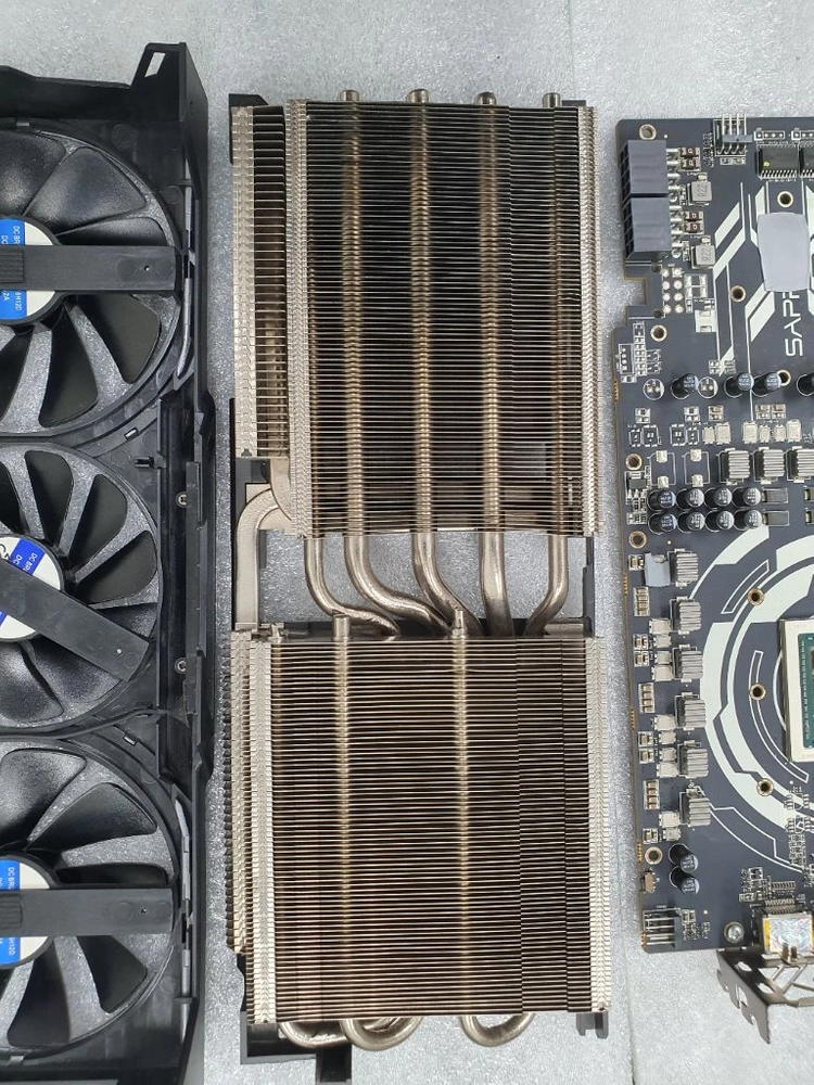 컴퓨터 그래픽카드 SAPPHIRE NITRO+ RADEON RX VEGA 64 이미지