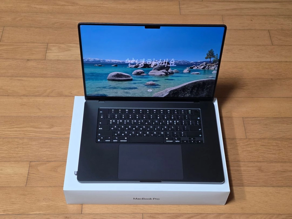 애플 맥북프로 M4max 16인치 (64G 4Tssd) 팝니다. 이미지