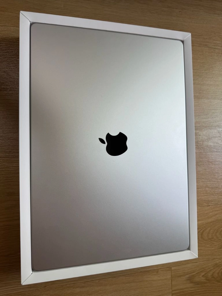 맥북프로 16인치 M4 Pro 24GB/512GB 실버 풀박스 (배터기 사이클 55, 효율 100%) 이미지