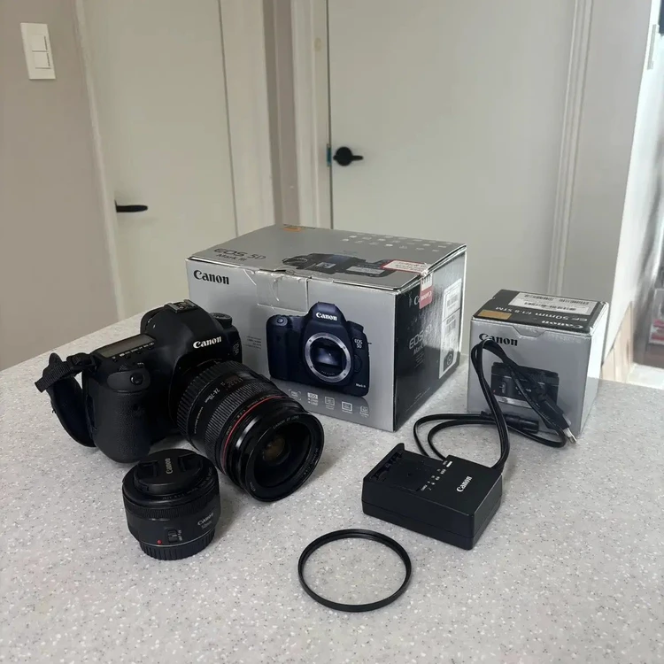 캐논 5D MARK3 + EF24-70 f2.8 + EF 50mm f1.8 DSLR 카메라 세트 내놓습니다. - 안심되는 중고거래