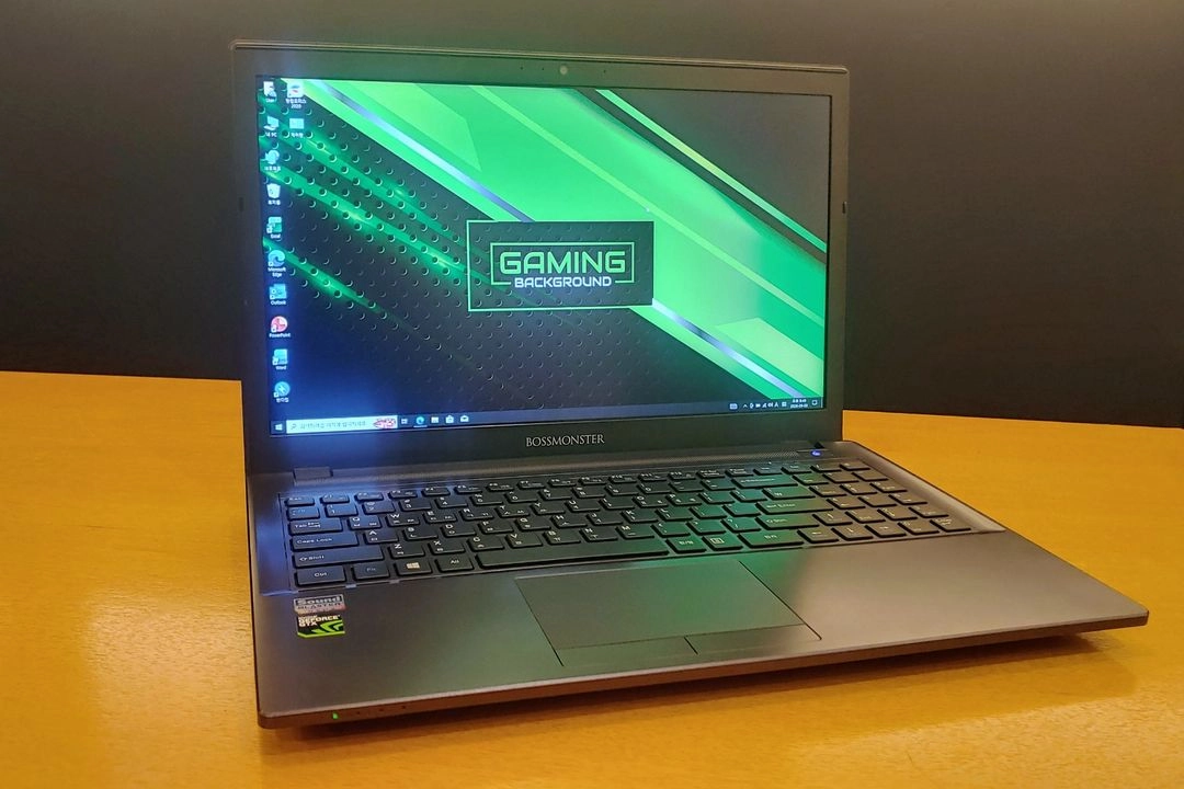 한성 게이밍 노트북 데스크탑 CPU I7-7700 ,GTX1050 15.6 인치팝니다 - 안심되는 중고거래