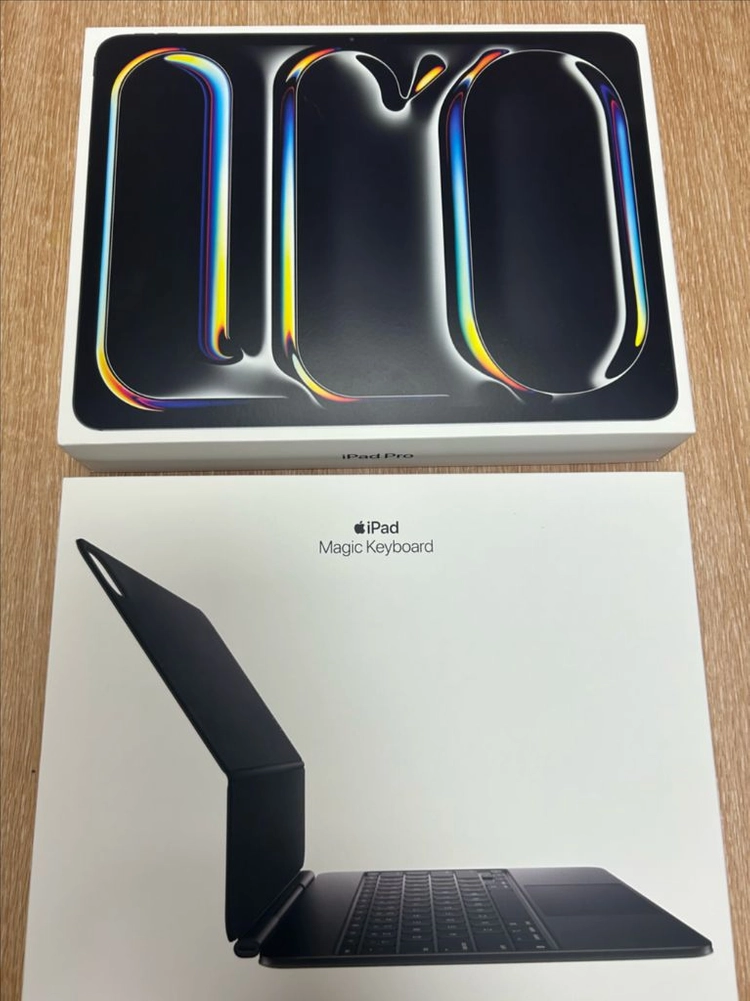아이패드 프로 m5 13인치 256기가 와이파이 블랙과 애플 매직키보드 13인치 블랙 판매합니다. 이미지