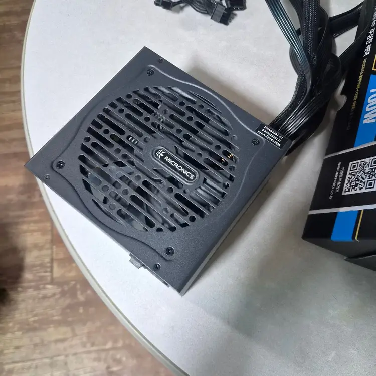 마이크로닉스 700W 이미지