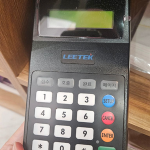 2개월사용한 leetek 수신기랑 티비 포터블 디스플레이 팝니다 이미지