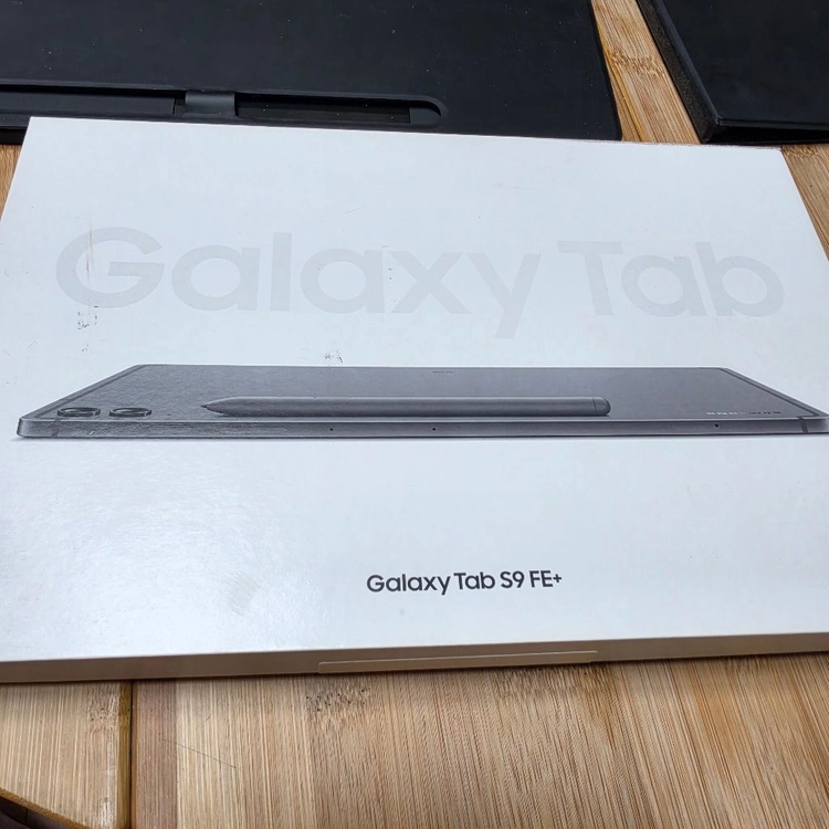 갤럭시탭 S9fe 플러스 128G x Wi-Fi / 색상: 그레이 이미지