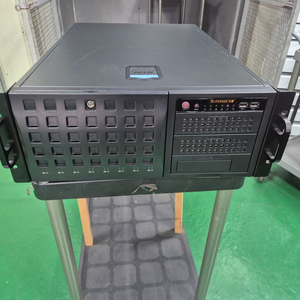 Supermicro EPYC 7302 2CPU (듀얼CPU)+H11DSi 3.5 8Bay 서버 4U급 이미지
