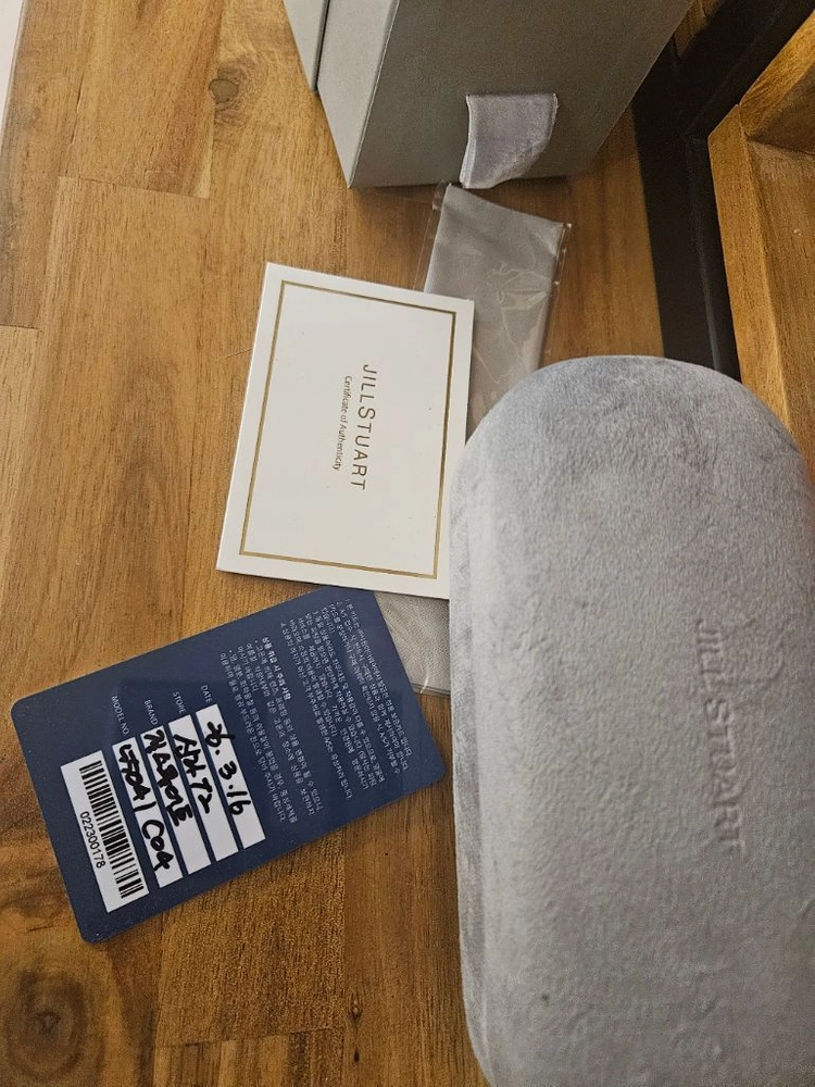 질스튜어트 선글라스 이미지