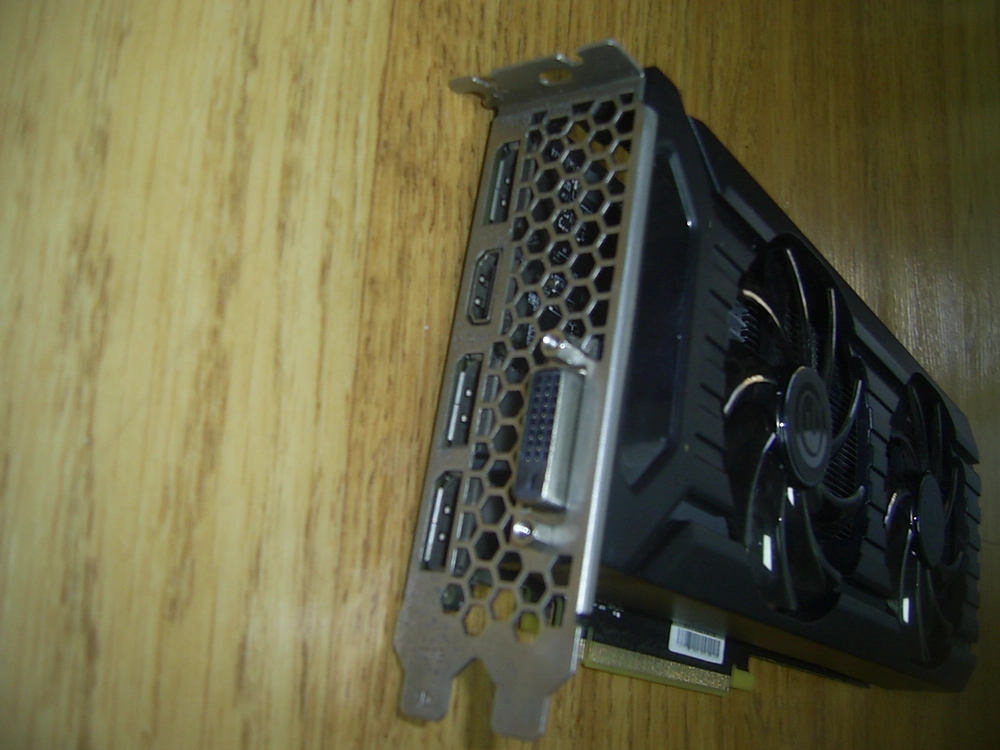 성능좋은 GTX1060 6GB이엠텍 그래픽카드 이미지