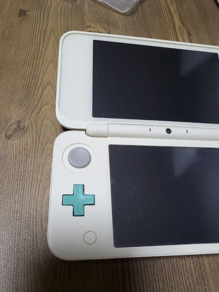 닌텐도 New 2DS XL 동물의숲 에디션 팝니다 게임 많아요 이미지