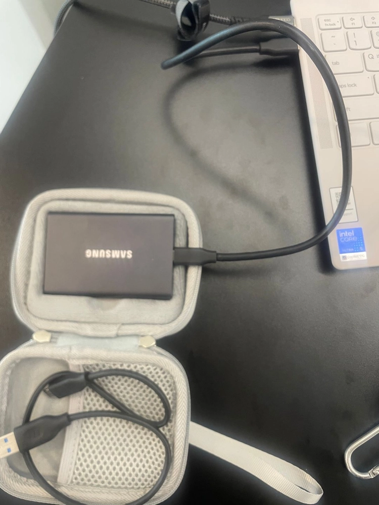 삼성전자 포터블 SSD T7 2T용량 - 외장 하드디스크 - 중고가 35만원 이미지