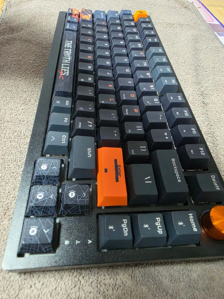 커세어 K65 PLUS WIRELESS 키보드 Call of Duty Black Ops 6 판매합니다 이미지