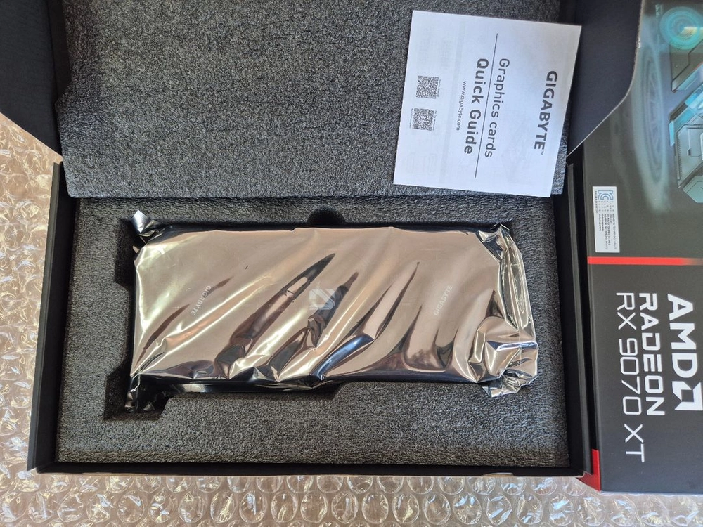 GIGABYTE 라데온 RX 9070 XT GAMING OC D6 16GB 팝니다. - 안심되는 중고거래