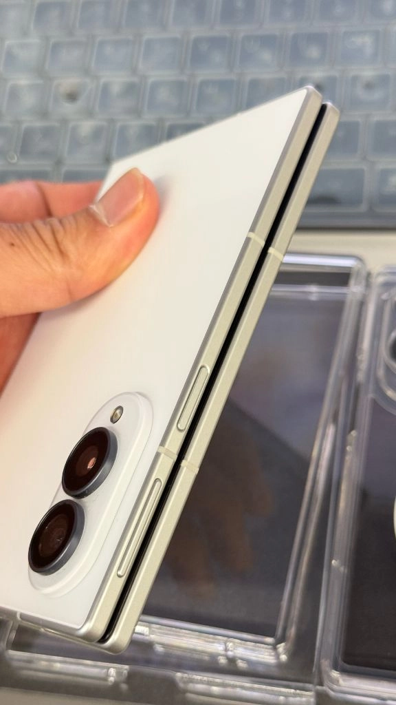 갤럭시 폴드8 1TB 램 16 (공기계) 잘가라 (판매) 이미지