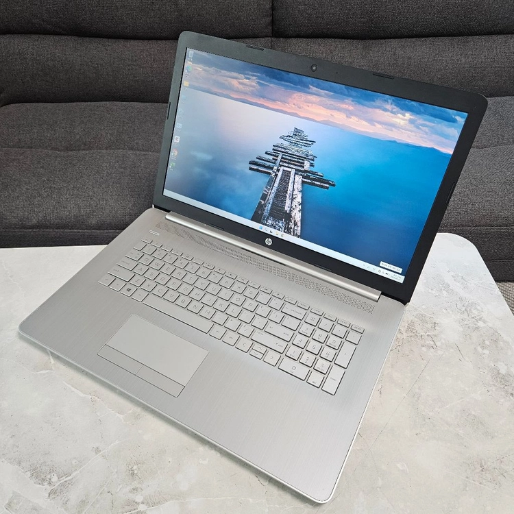 HP 파빌리온 17인치 노트북 이미지