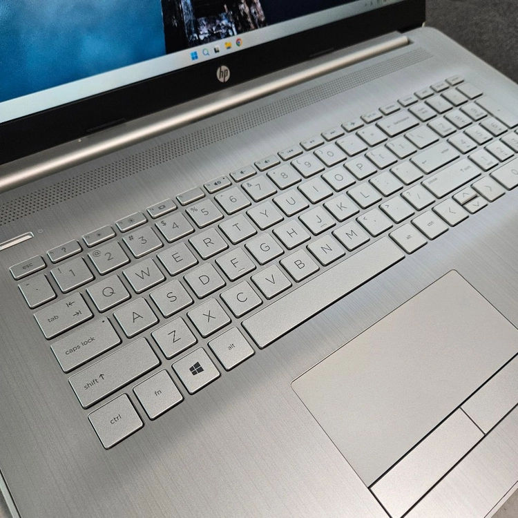 HP 파빌리온 17인치 노트북 이미지