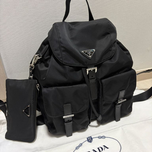 프라다 백팩 미디움 이미지