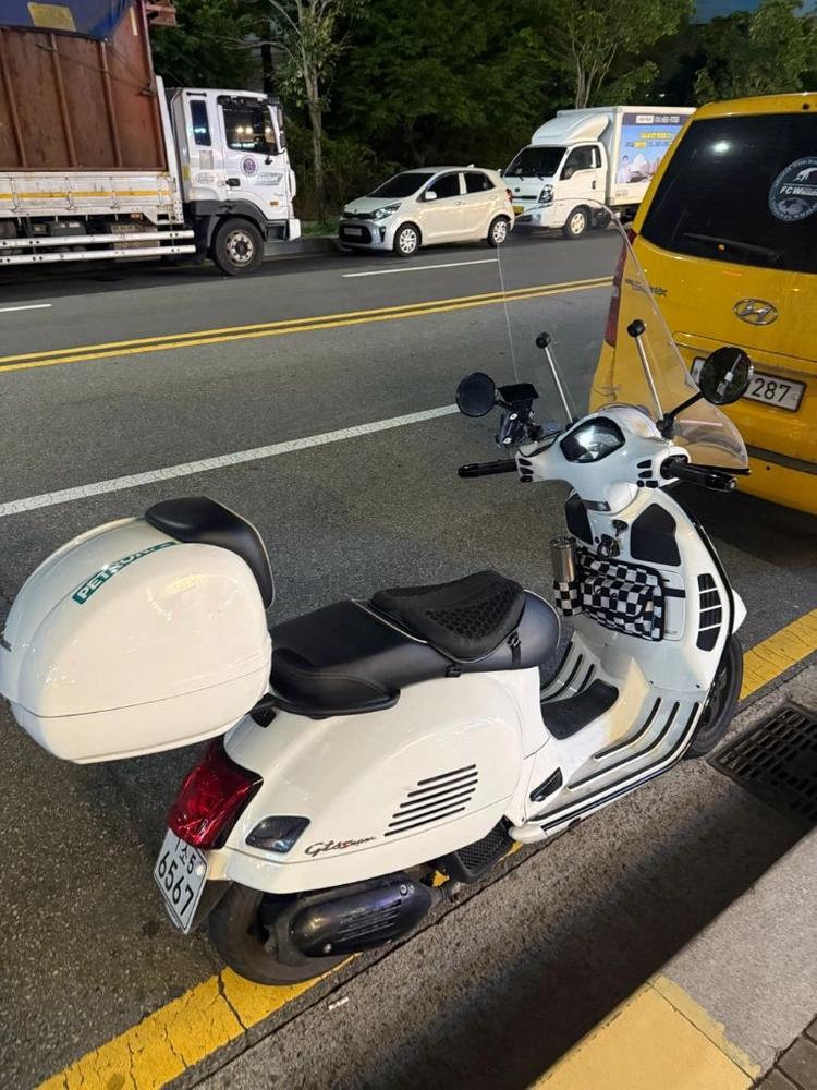 2019년식베스파 GTS125ABS 화이트블랙에디션 팝니다 이미지