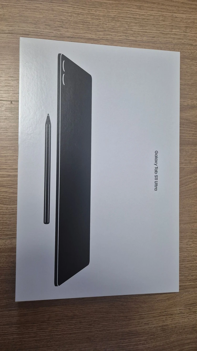 [미개봉]삼성 갤럭시 탭 S11 울트라 (Wi-Fi) 256GB + 슬림 키보드 북커버(정품) 미개봉 팝니다. 이미지