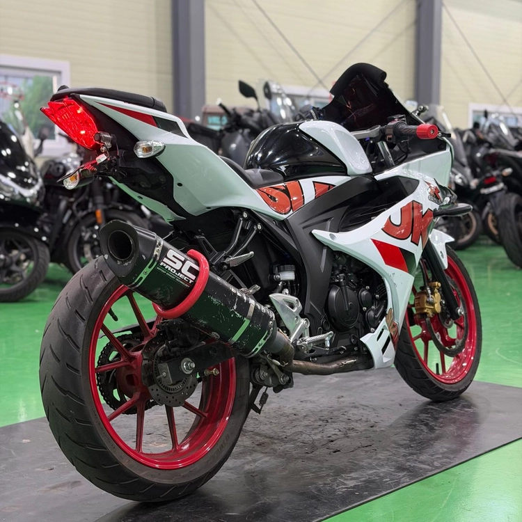 스즈키 gsx-r125 25년식 sc머플러 입문용 바이크 판매합니다 이미지