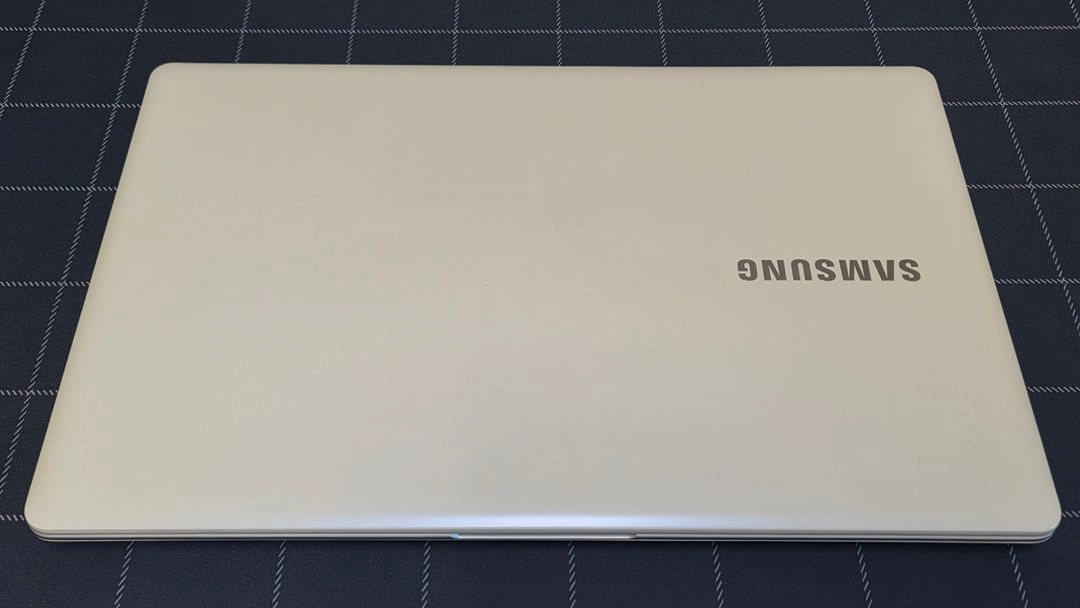 삼성 NT500R5H i3-5세대 A급 노트북, SSD 128GB, 램 8GB 이미지