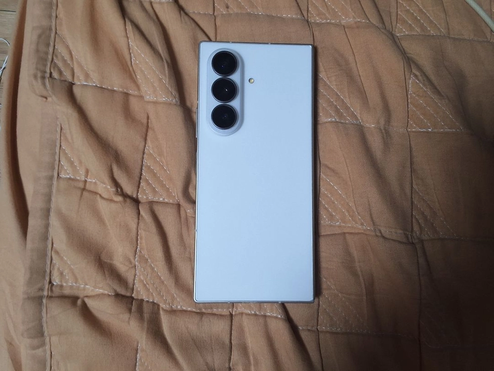 갤럭시 폴드8 울트라 512GB 이미지