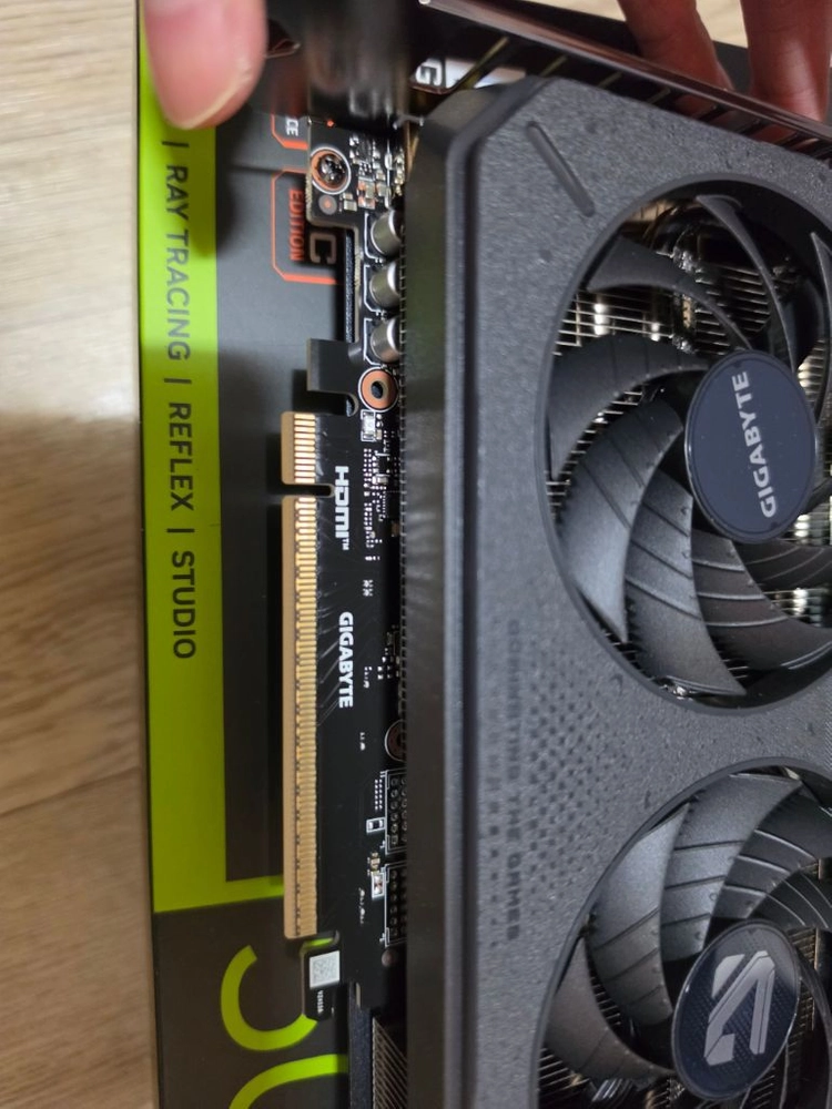 기가바이트 5060ti 8기가 팝니다. 이미지