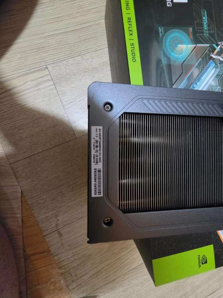 기가바이트 5060ti 8기가 팝니다. 이미지