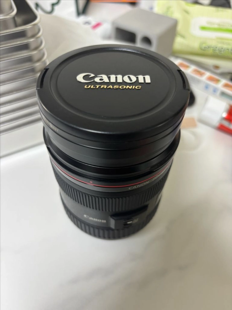 EF 24-70mm F2.8 L USM 망원렌즈 이미지