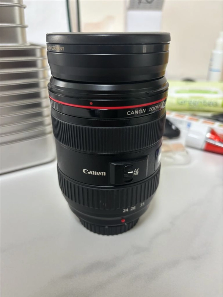 EF 24-70mm F2.8 L USM 망원렌즈 이미지