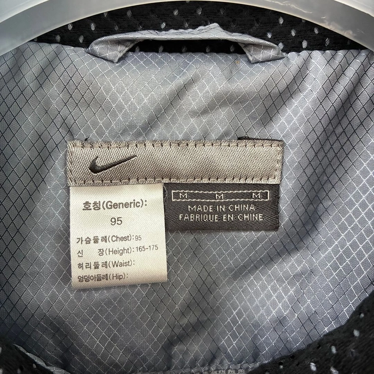 나이키 00s 스우시 메탈그레이 바람막이 자켓 이미지