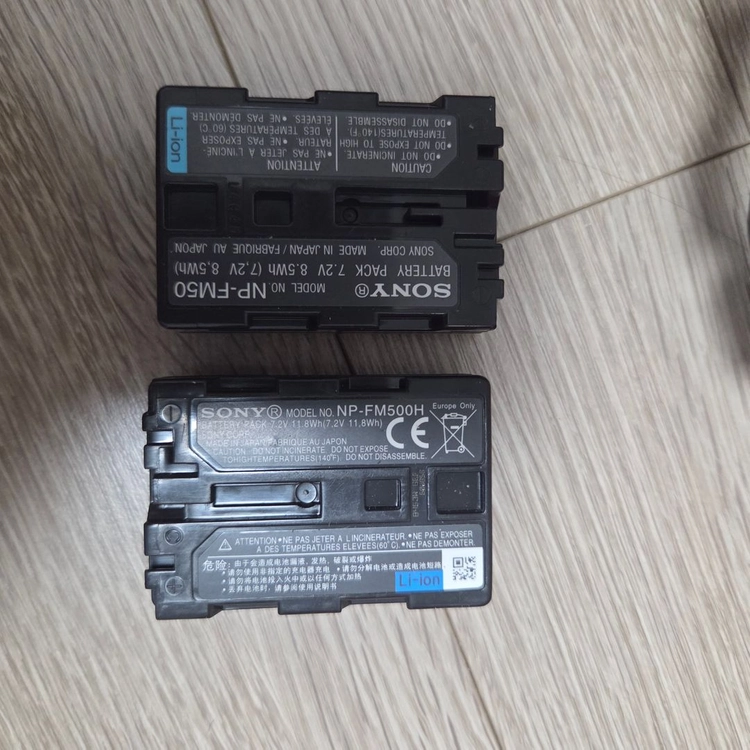 소니 사이버샷 DSC-F828 카메라 이미지