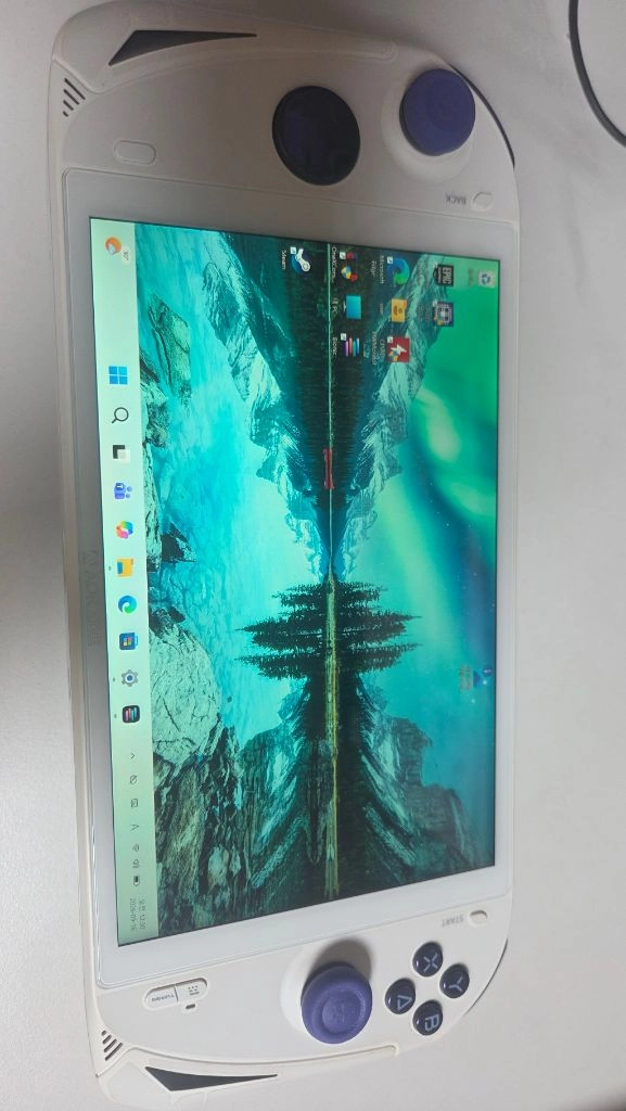 옥조(AOKZOE) A1 pro 7840U 최고사양 DDR5 64GB RAM 2TB 싸게 팝니다 이미지