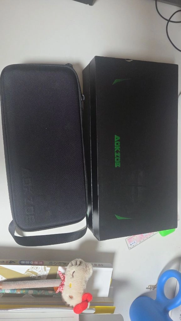 옥조(AOKZOE) A1 pro 7840U 최고사양 DDR5 64GB RAM 2TB 싸게 팝니다 이미지