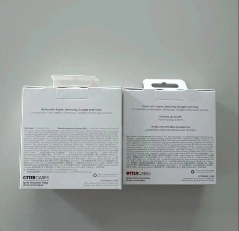 오터박스36W 충전기 + USB-C 케이블 미개봉 이미지