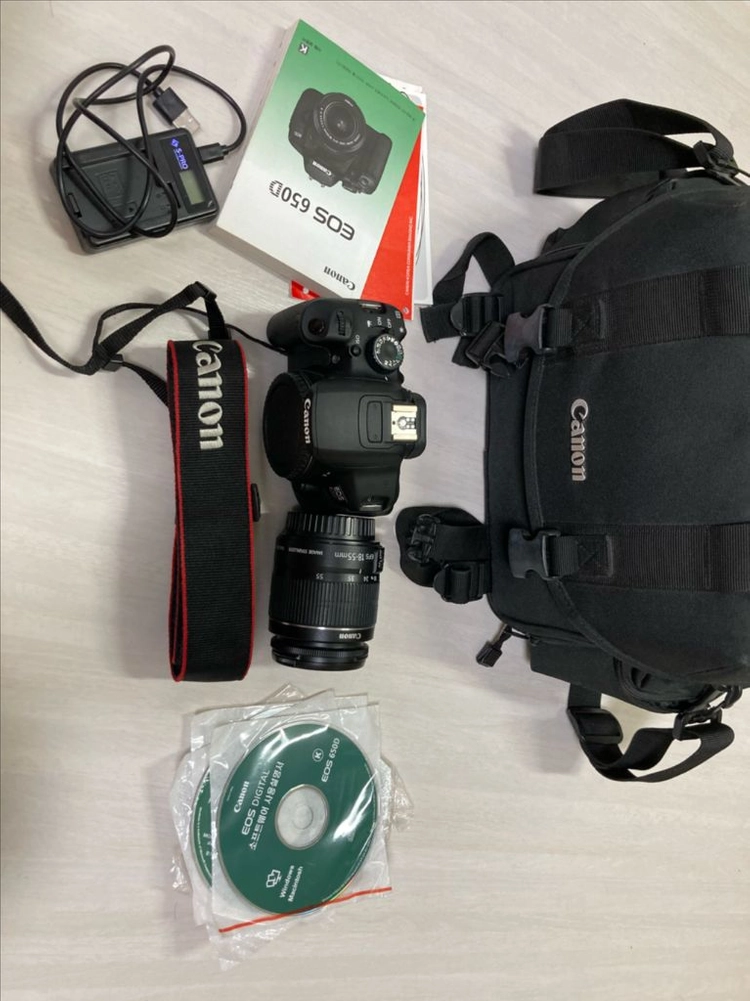 캐논EOS 650D와 18-55mm 렌즈 이미지
