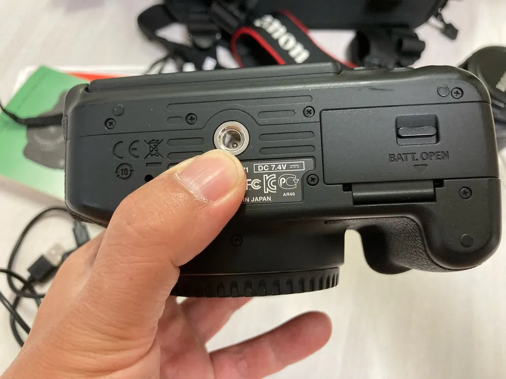 캐논EOS 650D와 18-55mm 렌즈 이미지