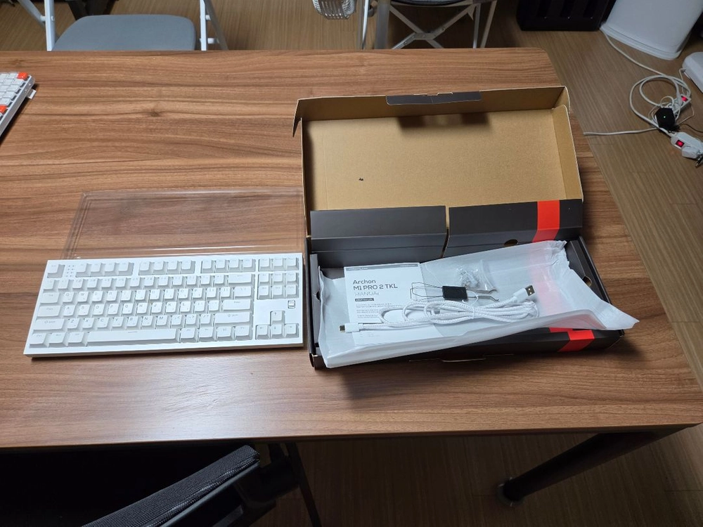 프리플로우 archon m1 pro2 tkl 퀵실버v2, 화이트 팝니다. 이미지