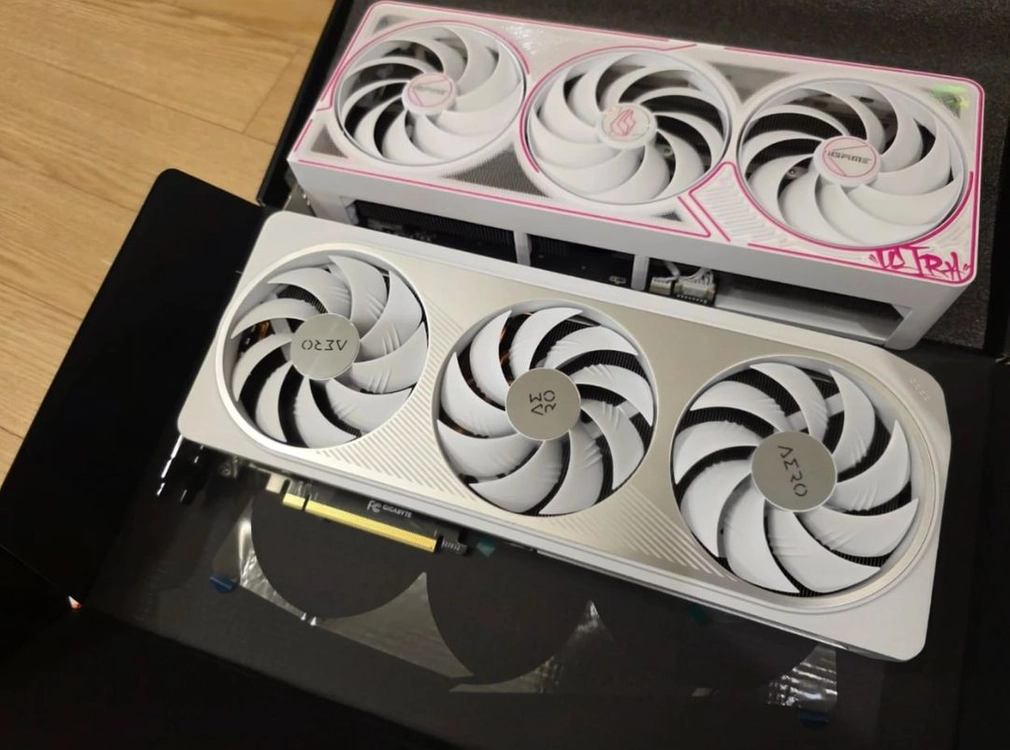 기가바이트 지포스 rtx 4070ti aero 화이트 보증남음 - 안심되는 중고거래