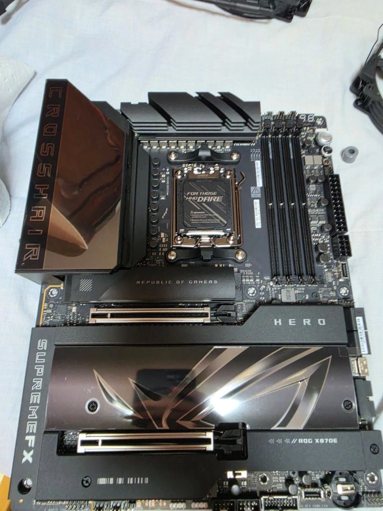 ASUS ROG CROSSHAIR X870E HERO 대원씨티에스 이미지