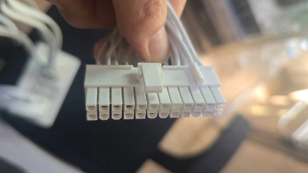슈퍼플라워 SF-1200F14XP 80plus 플래티넘 파워 서플라이 이미지
