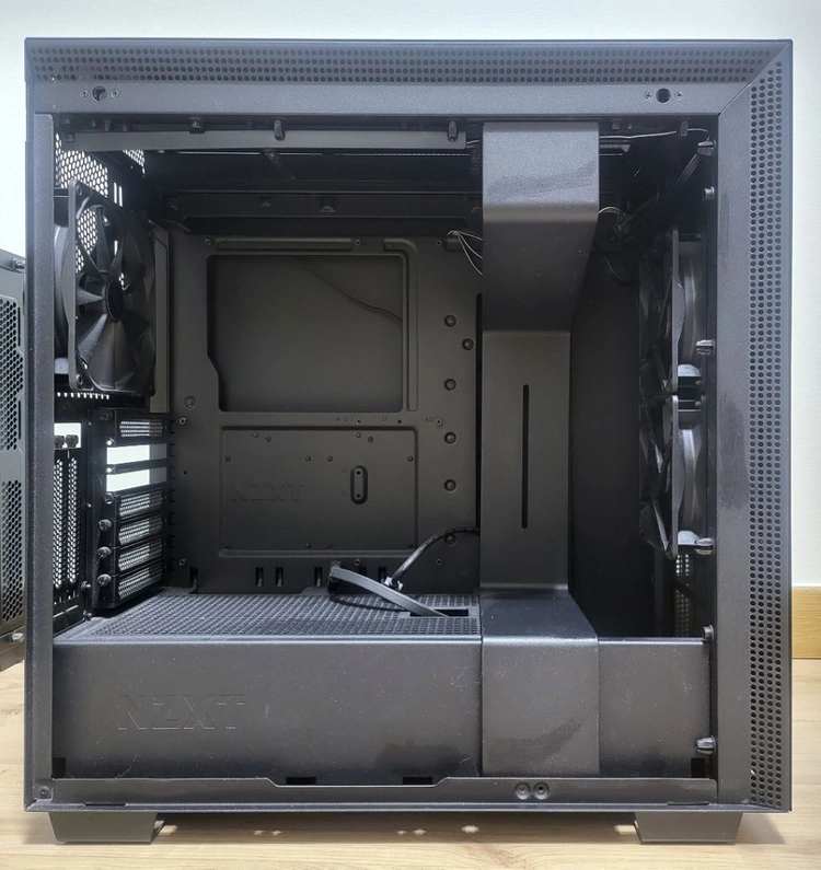 NZXT H710i (매트 블랙)고가 컴퓨터케이스 팝니다 이미지
