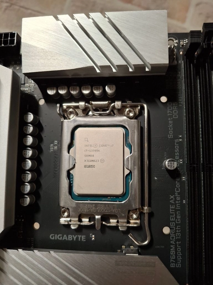 보증O,작동영상O) i7 13700K + 기가바이트 B760M Aorus Elite AX(WIFI,블루투스) 이미지