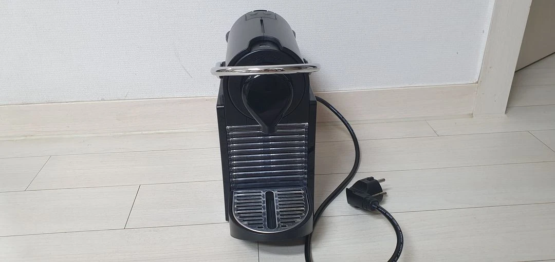 네스프레소 픽시클립 C60C 캡슐 커피머신 판매 이미지
