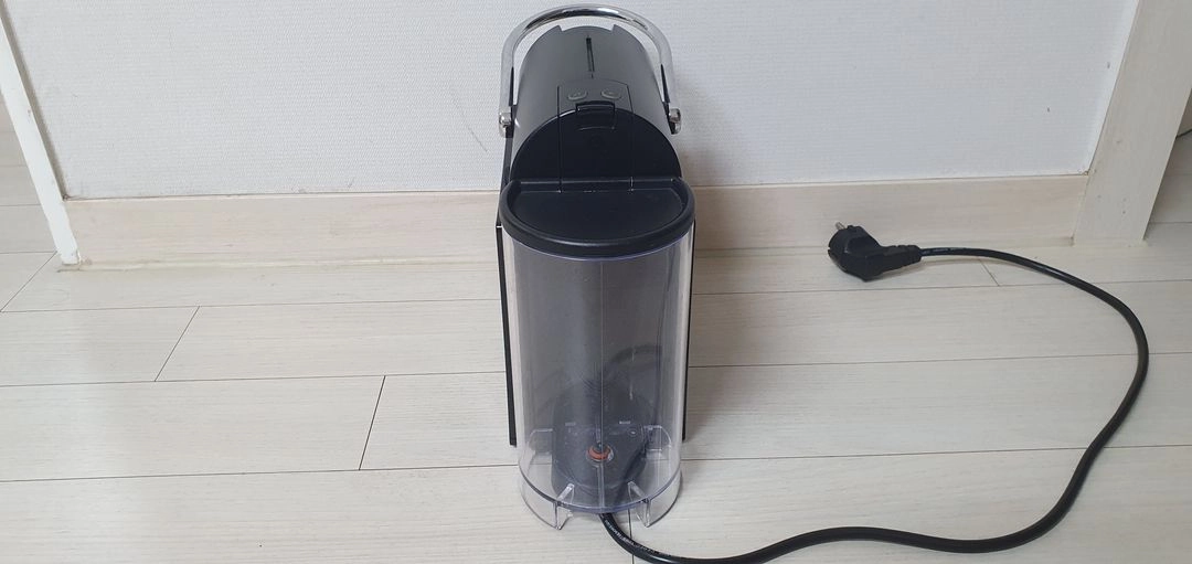 네스프레소 픽시클립 C60C 캡슐 커피머신 판매 이미지
