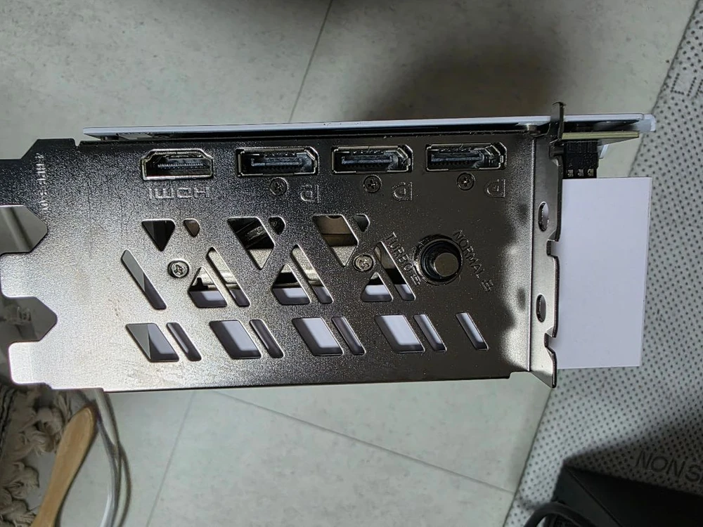 COLORFUL RTX 4070 Ti SUPER ULTRA OC 화이트 16GB 이미지