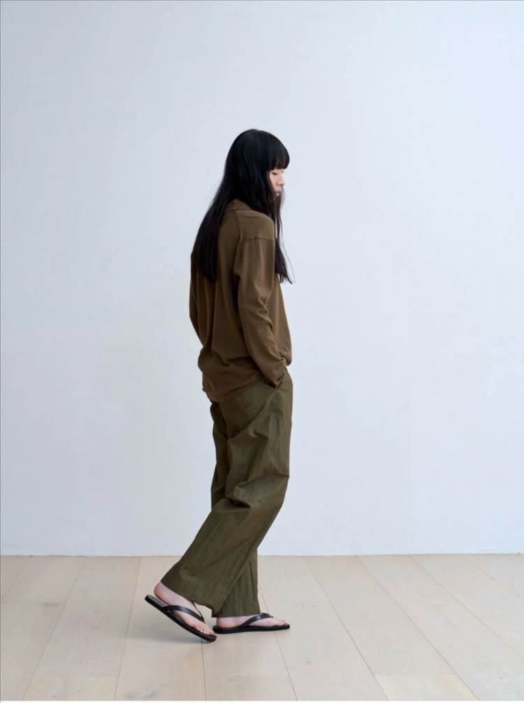 모노하 워시드 커브 팬츠 카키 이미지