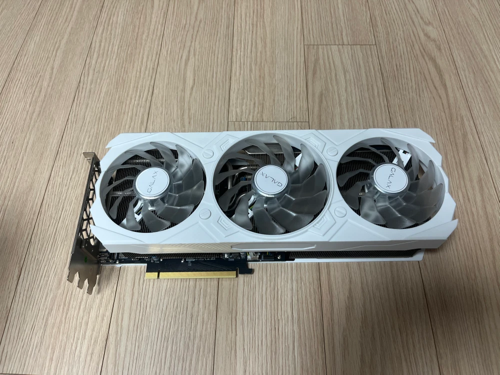 GALAX RTX 4070 Ti SUPER 그래픽카드 팔아요 이미지